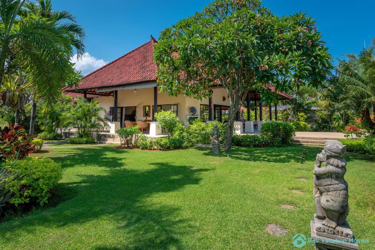 Villa Namaste - Beachfront At Lovina 10P, Pool, Bbq Banjar  Exterior foto