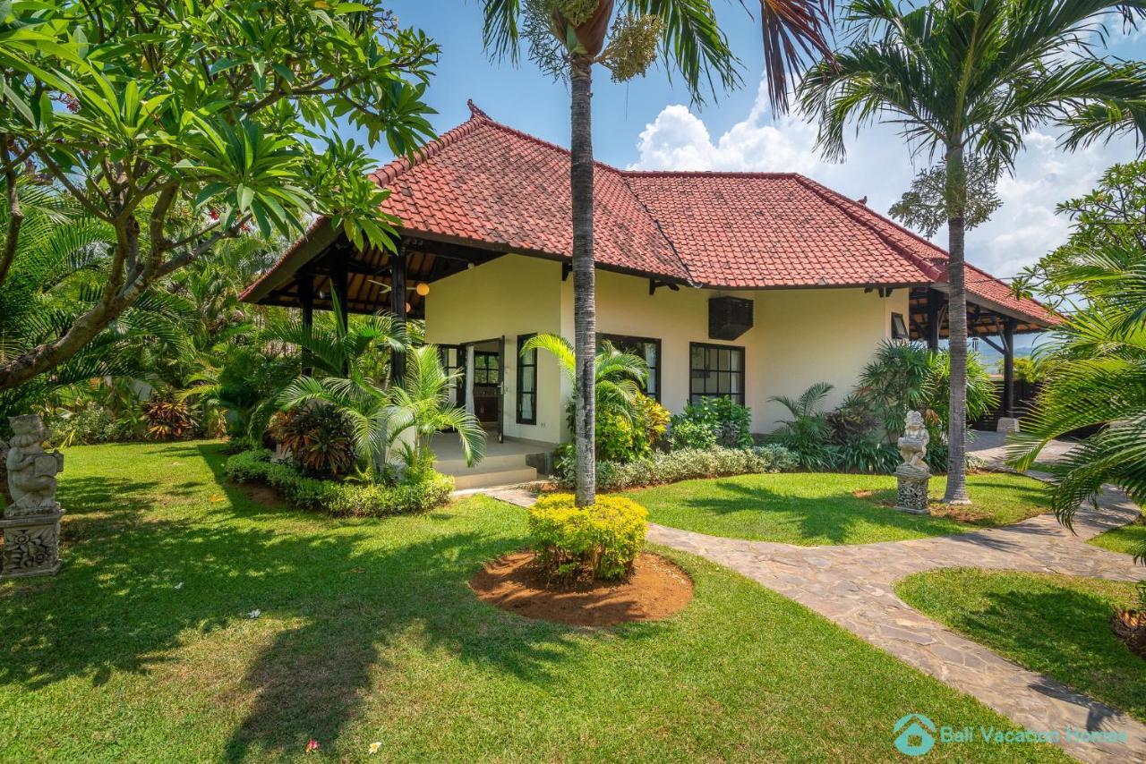 Villa Namaste - Beachfront At Lovina 10P, Pool, Bbq Banjar  Exterior foto